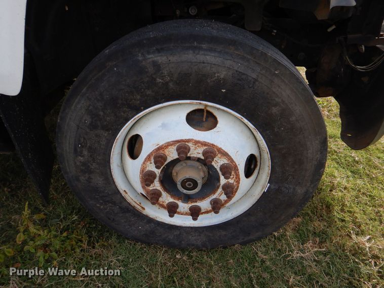 image for item DO1618 2008 Chevrolet C8500  truck cab and chassis