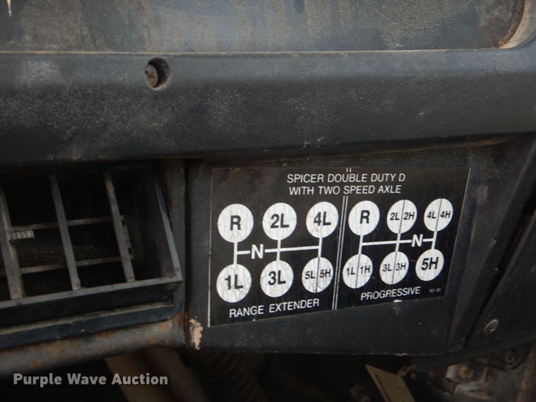 image for item DO1625 2000 International 4700  tow truck