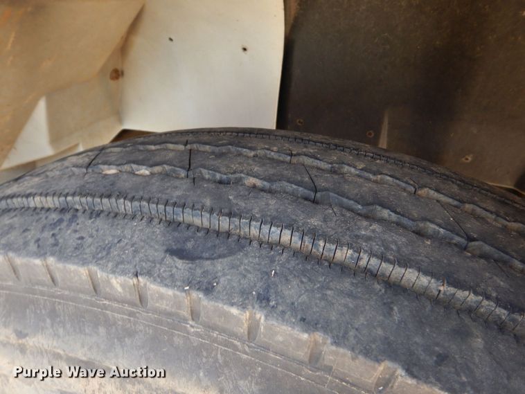 image for item DO1625 2000 International 4700  tow truck