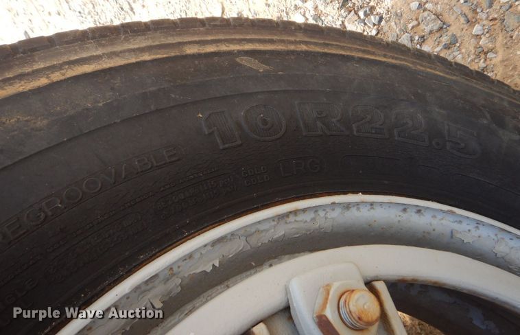 image for item DO1625 2000 International 4700  tow truck