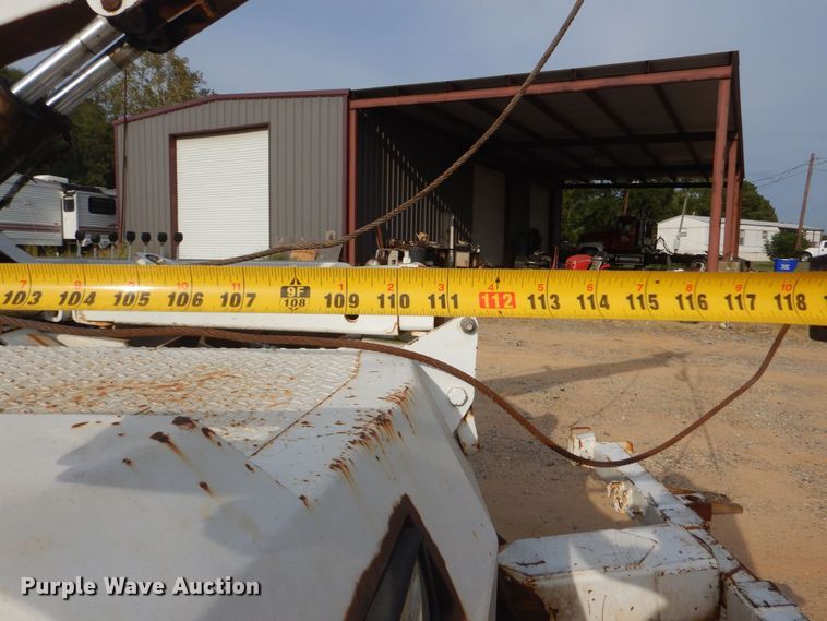 image for item DO1625 2000 International 4700  tow truck