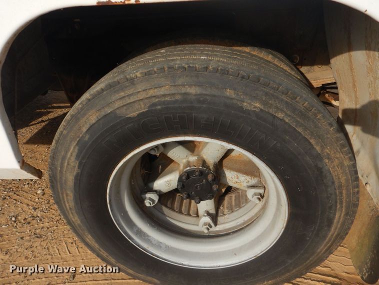 image for item DO1625 2000 International 4700  tow truck