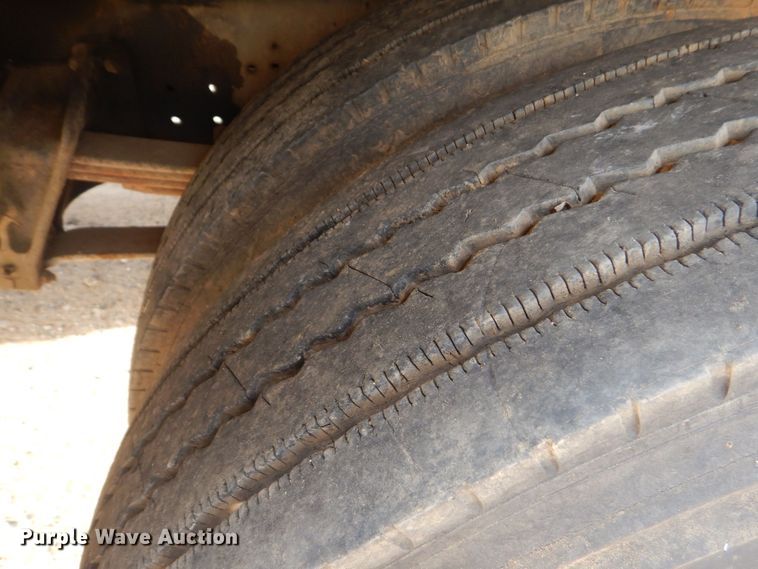 image for item DO1625 2000 International 4700  tow truck