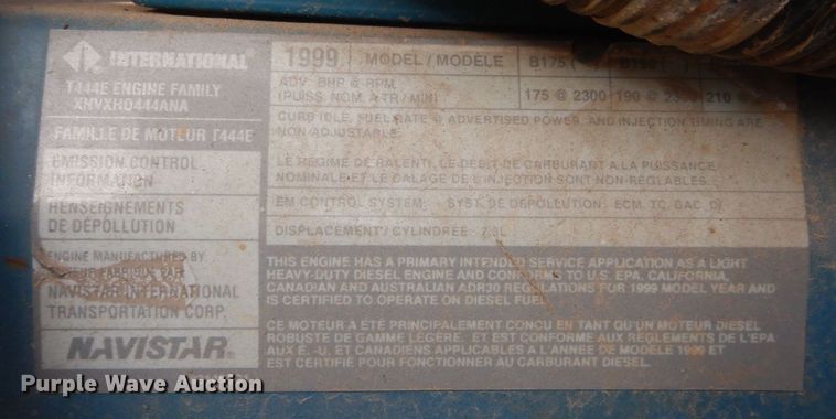 image for item DO1625 2000 International 4700  tow truck