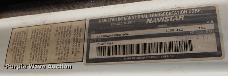 image for item DO1625 2000 International 4700  tow truck