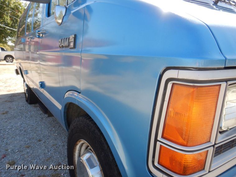 image for item DP0389 Dodge Ram 350  van