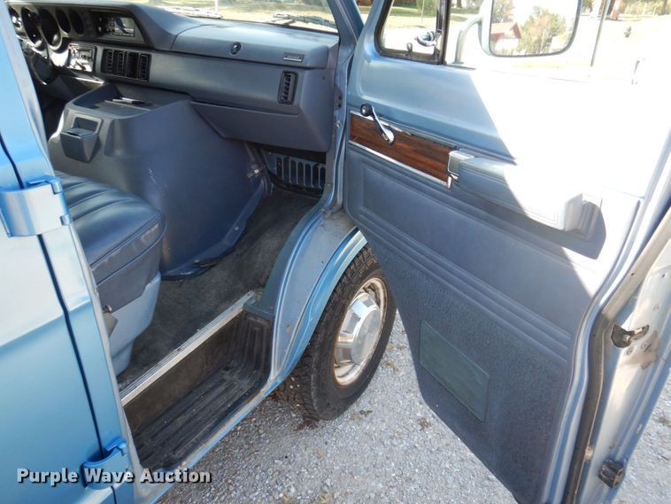 image for item DP0389 Dodge Ram 350  van