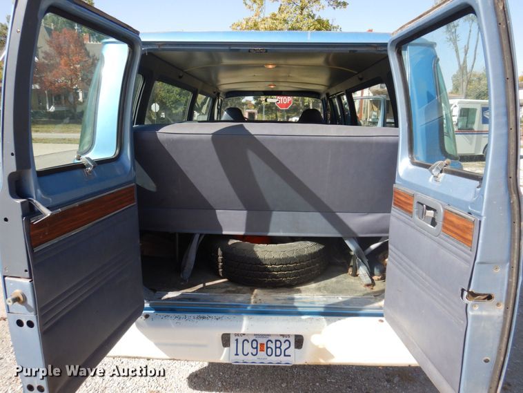 image for item DP0389 Dodge Ram 350  van