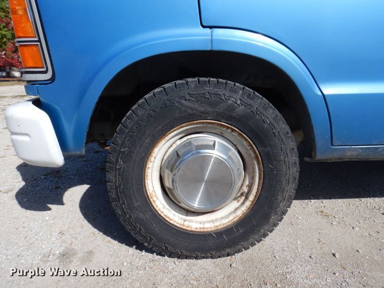 image for item DP0389 Dodge Ram 350  van