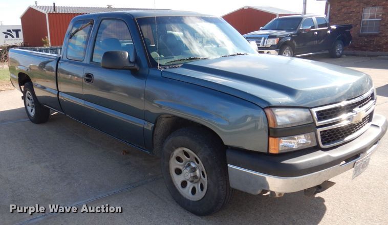 image for item DP0433 2006 Chevrolet Silverado 1500  Ext. Cab pickup truck