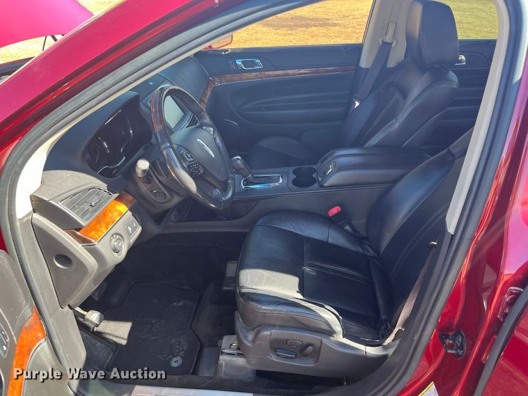 image for item DQ3103 2013 Lincoln MKT  SUV