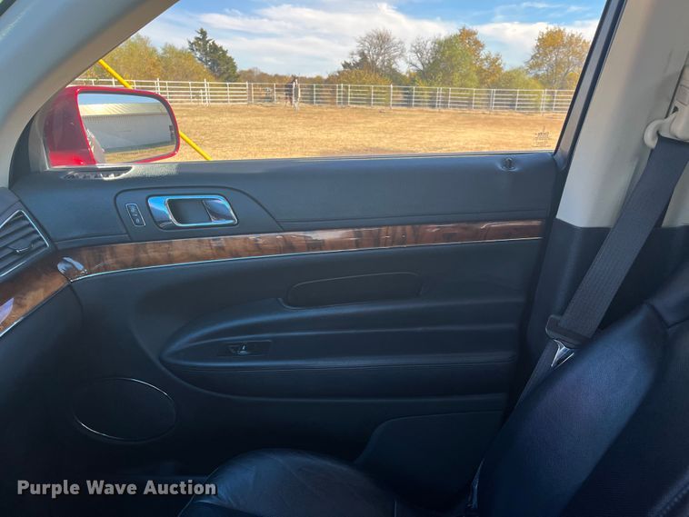 image for item DQ3103 2013 Lincoln MKT  SUV