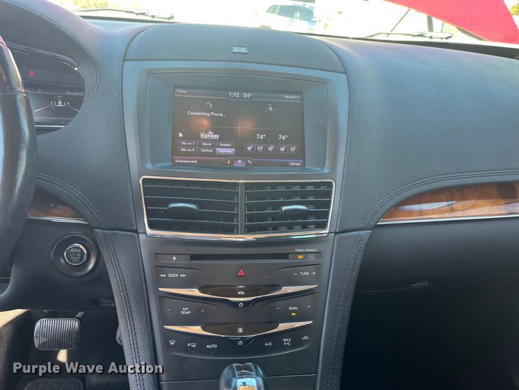 image for item DQ3103 2013 Lincoln MKT  SUV