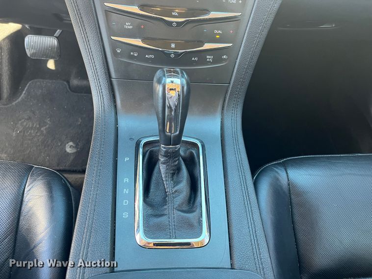 image for item DQ3103 2013 Lincoln MKT  SUV