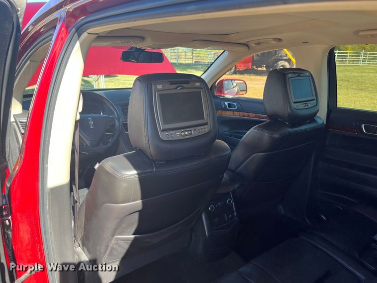 image for item DQ3103 2013 Lincoln MKT  SUV