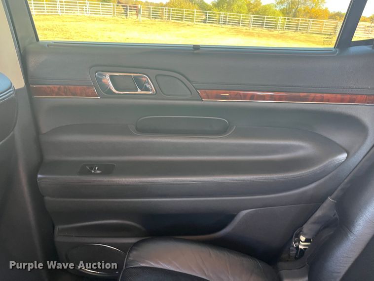 image for item DQ3103 2013 Lincoln MKT  SUV