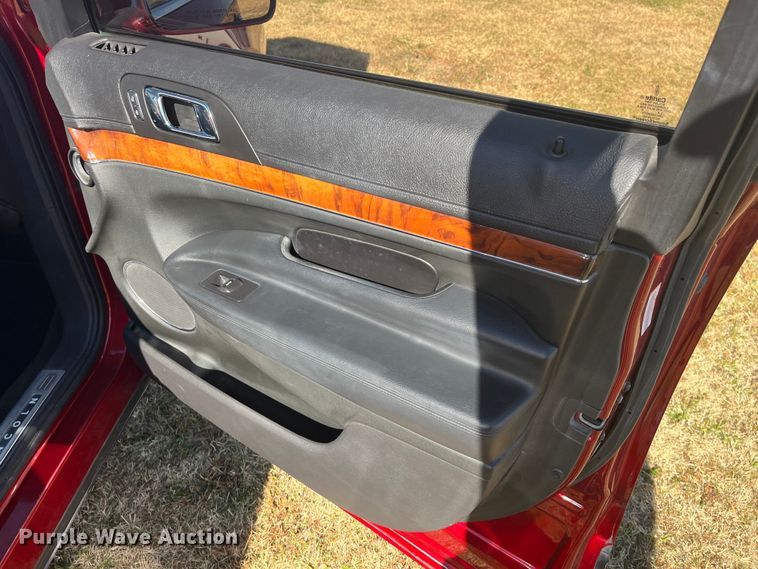 image for item DQ3103 2013 Lincoln MKT  SUV