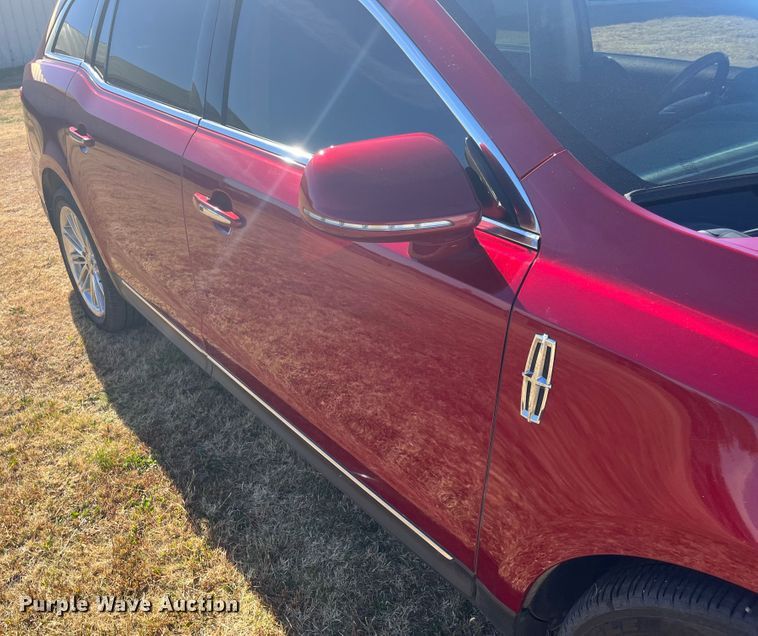 image for item DQ3103 2013 Lincoln MKT  SUV