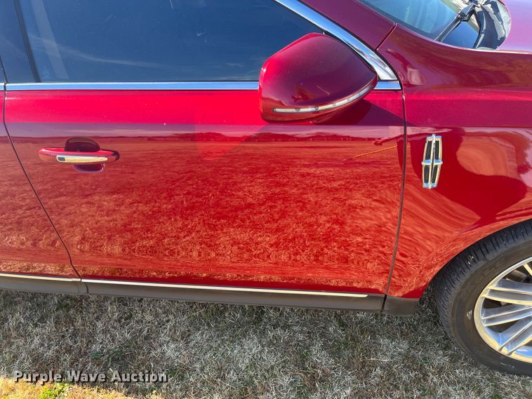 image for item DQ3103 2013 Lincoln MKT  SUV