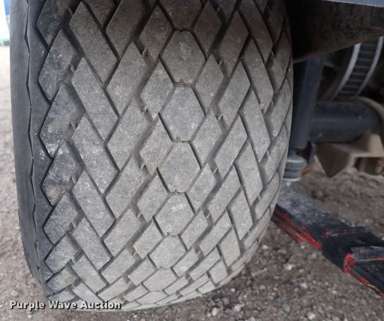 image for item DQ4943 Ez-go Workhorse 1200G  golf cart