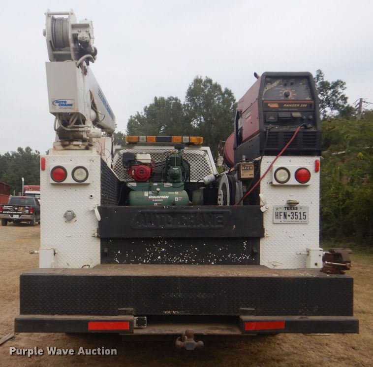 image for item DR2067 2005 Ford F750  utility / service truck