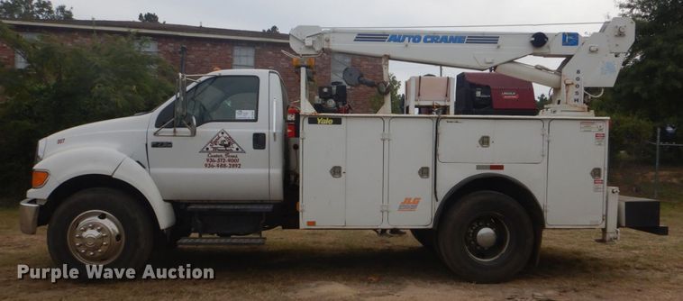 image for item DR2067 2005 Ford F750  utility / service truck