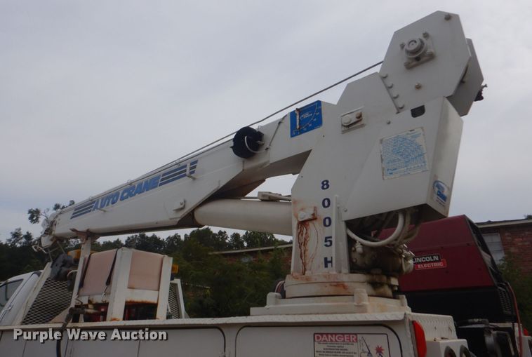 image for item DR2067 2005 Ford F750  utility / service truck