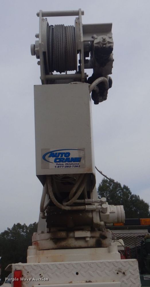 image for item DR2067 2005 Ford F750  utility / service truck