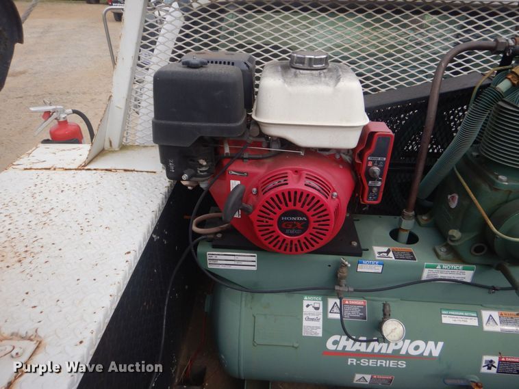 image for item DR2067 2005 Ford F750  utility / service truck