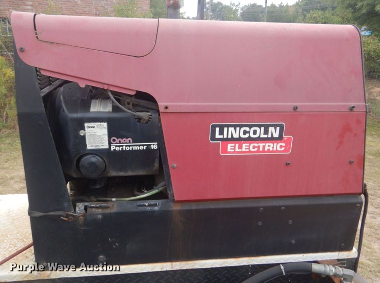 image for item DR2067 2005 Ford F750  utility / service truck