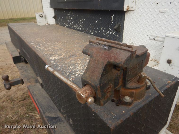 image for item DR2067 2005 Ford F750  utility / service truck