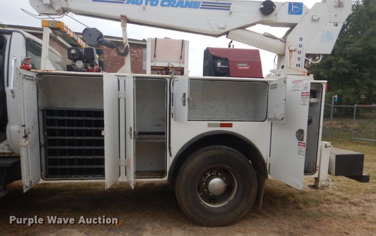 image for item DR2067 2005 Ford F750  utility / service truck