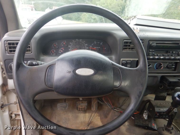 image for item DR2067 2005 Ford F750  utility / service truck