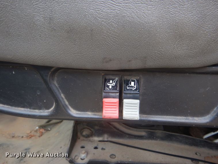 image for item DR2067 2005 Ford F750  utility / service truck