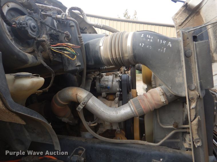 image for item DR2067 2005 Ford F750  utility / service truck