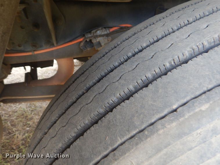 image for item DR2067 2005 Ford F750  utility / service truck