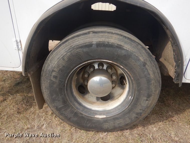 image for item DR2067 2005 Ford F750  utility / service truck