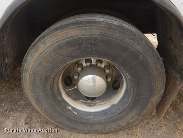 image for item DR2067 2005 Ford F750  utility / service truck