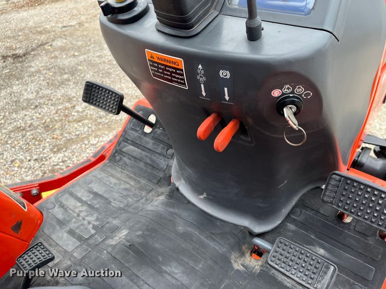 image for item DR7351 Kubota B2400  MFWD tractor