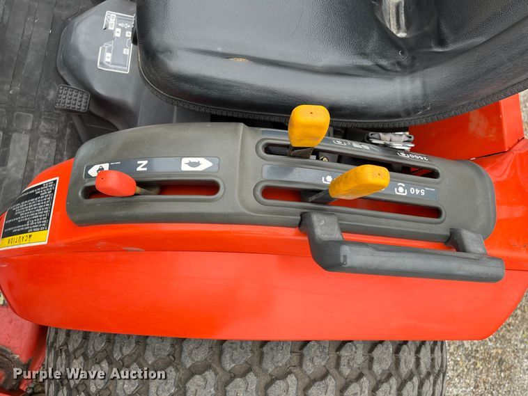 image for item DR7351 Kubota B2400  MFWD tractor