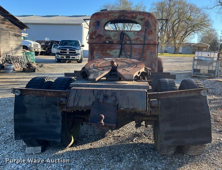 image for item DR7353 White Super Power  truck cab and chassis