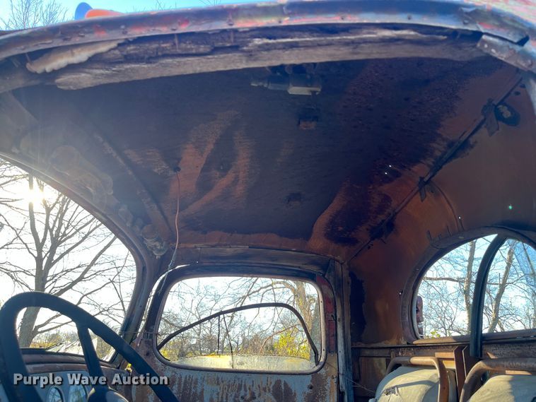 image for item DR7353 White Super Power  truck cab and chassis