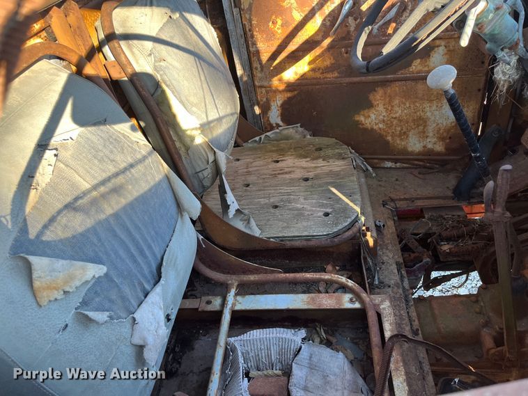 image for item DR7353 White Super Power  truck cab and chassis