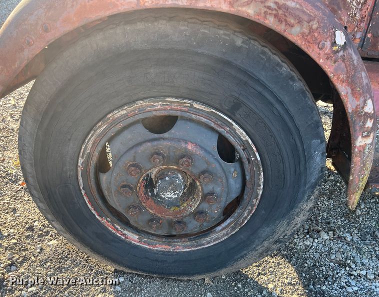 image for item DR7353 White Super Power  truck cab and chassis