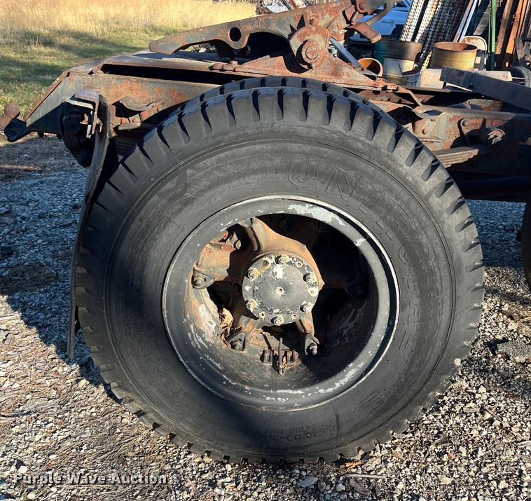 image for item DR7353 White Super Power  truck cab and chassis