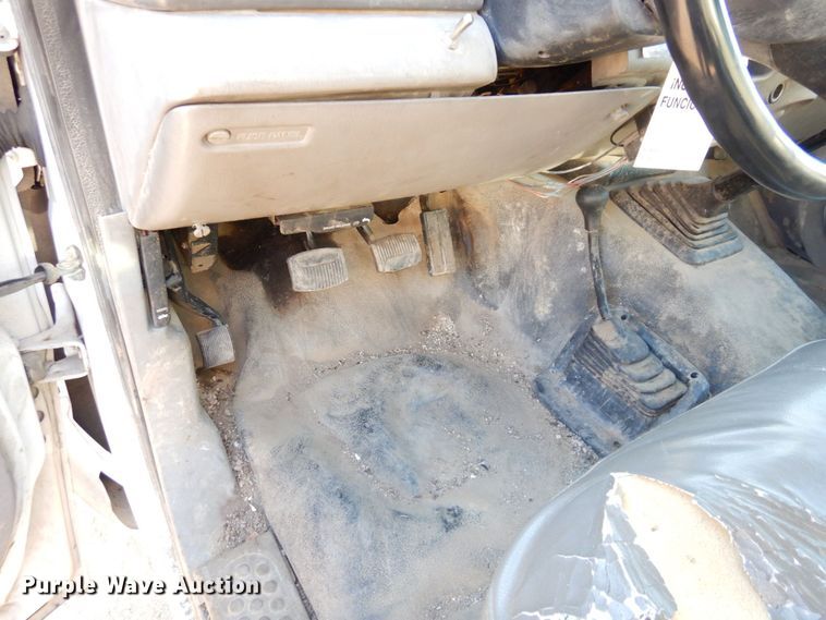 image for item DS1510 2000 Ford F550 Super Duty XL  utility / service truck