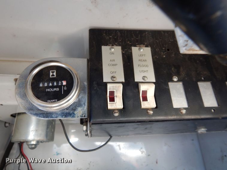 image for item DS1510 2000 Ford F550 Super Duty XL  utility / service truck