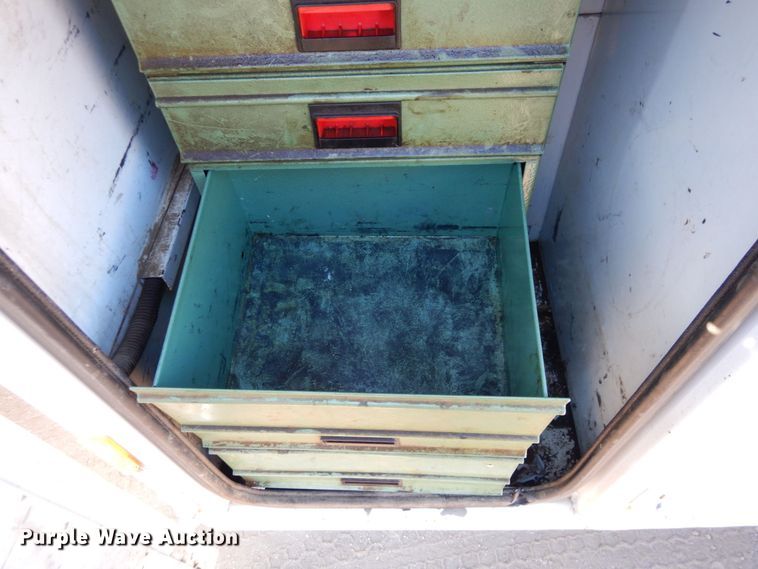 image for item DS1510 2000 Ford F550 Super Duty XL  utility / service truck