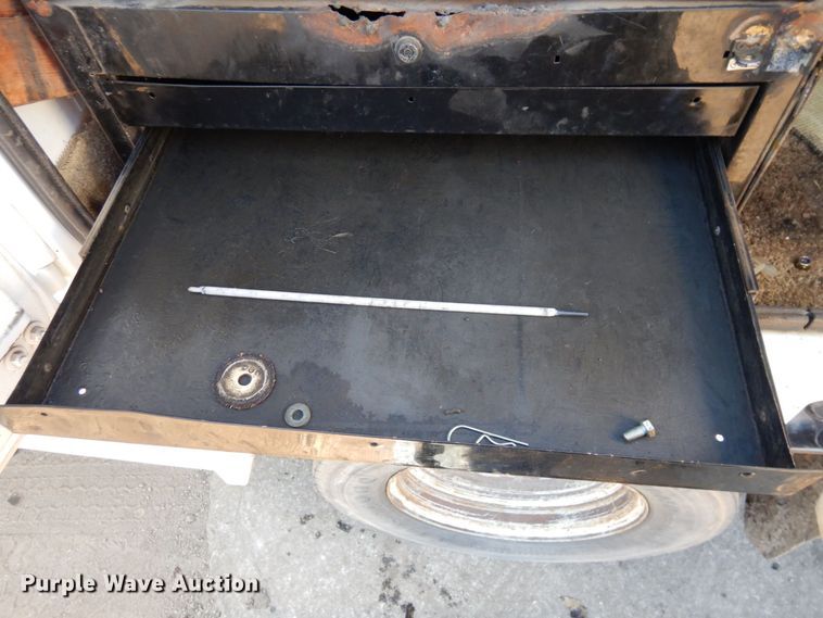 image for item DS1510 2000 Ford F550 Super Duty XL  utility / service truck