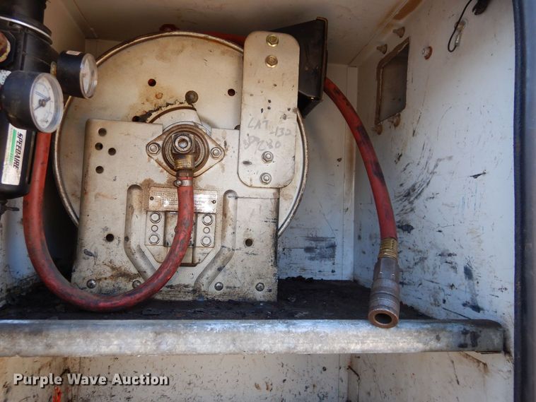 image for item DS1510 2000 Ford F550 Super Duty XL  utility / service truck